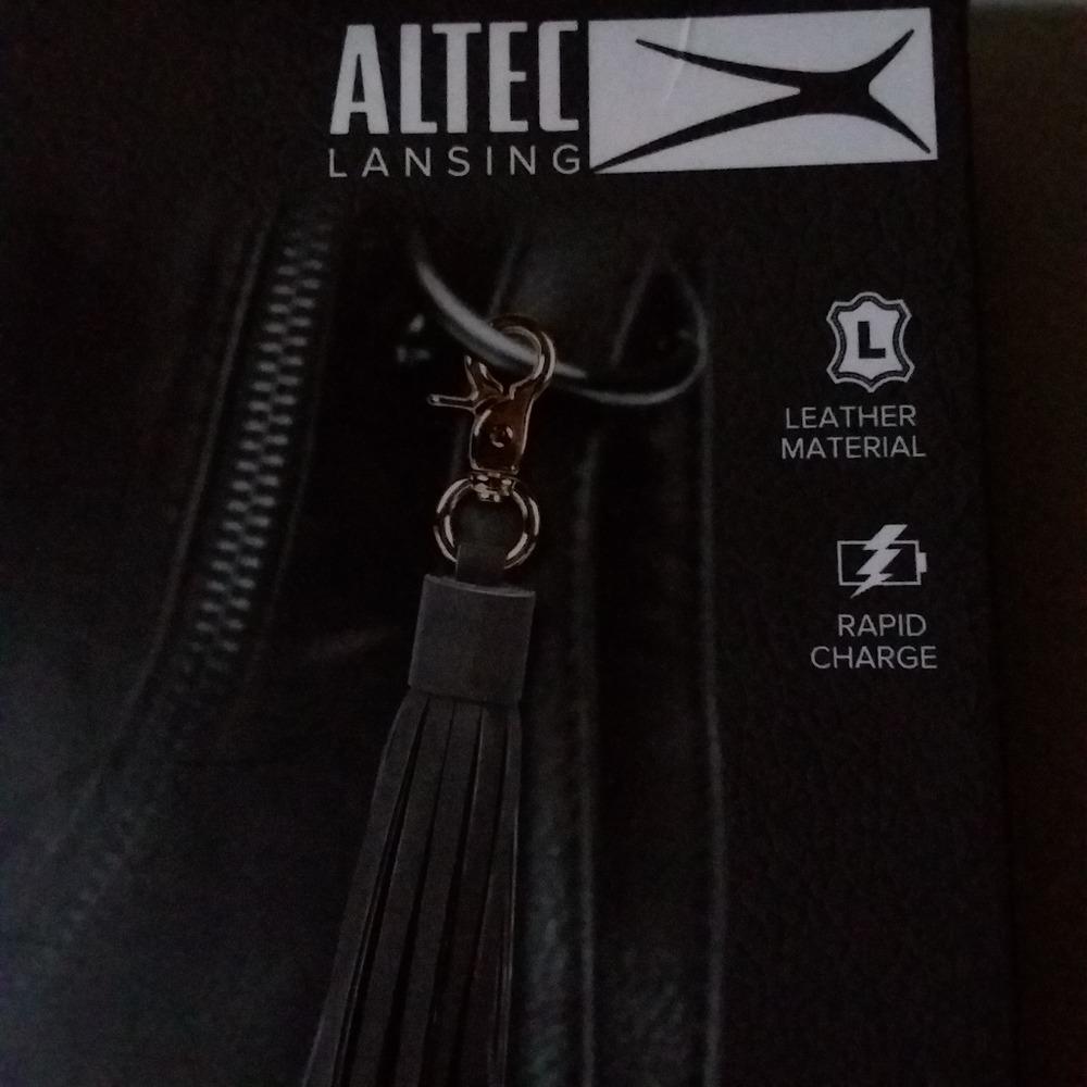 Micro Cable Tassel - Picture 3 of 9